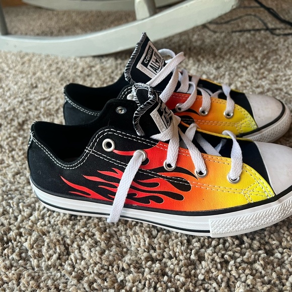 Youth converse size 3 brand new - Picture 2 of 4